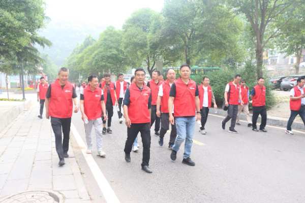 感恩相伴 隆饰板材河南三门峡代理商开展一日游活动