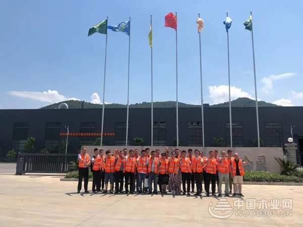 兔宝宝工程代理商半年度会议暨宁国工厂参观签约仪式圆满成功