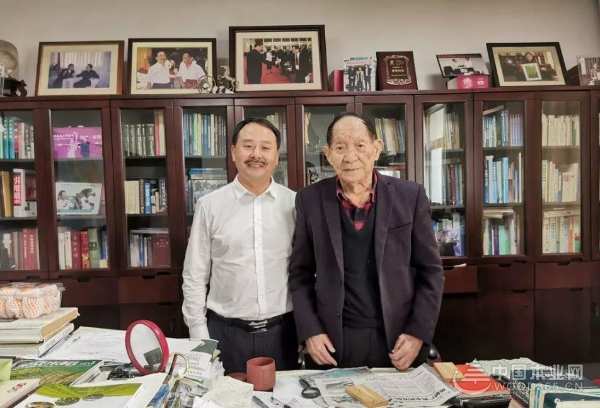 缘起香杉 壮象祝袁隆平院士90寿诞快乐！