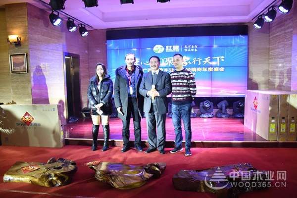 “壮心同聚 象行天下”2019广西壮象木业全国经销商年度盛会暨品牌战略/新品发布会圆满落幕
